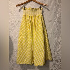 Adorable stunning yellow and white polka dot flowy skirt